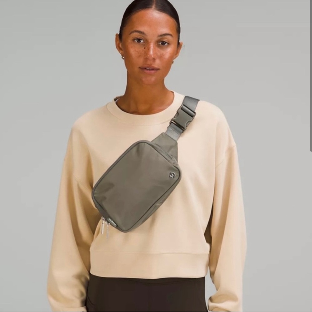 NWT Lululemon Everywhere Belt Bag *Large Grey Sage